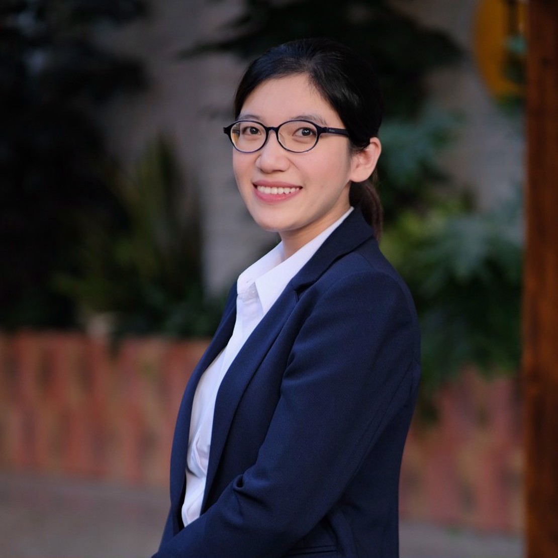 Ms. Amber Hoang